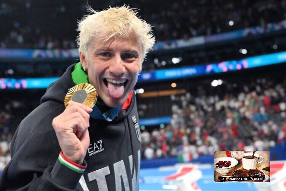 LA COLAZIONE DEL LUNEDI’ (Episodio 156) – Il primo oro olimpico italiano a Parigi 2024 ha coerentemente lo stesso colore dei capelli di Nicolò Martinenghi