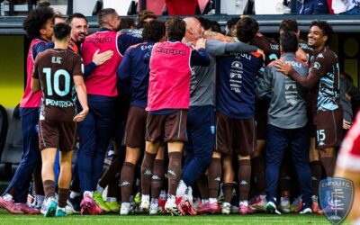 SERIE B – 7a Giornata | Un primo tempo orribile: sotto di un gol e in superiorità numerica dal 5′ minuto. Gli azzurri vincono al 97′ con un gol di Nasti.